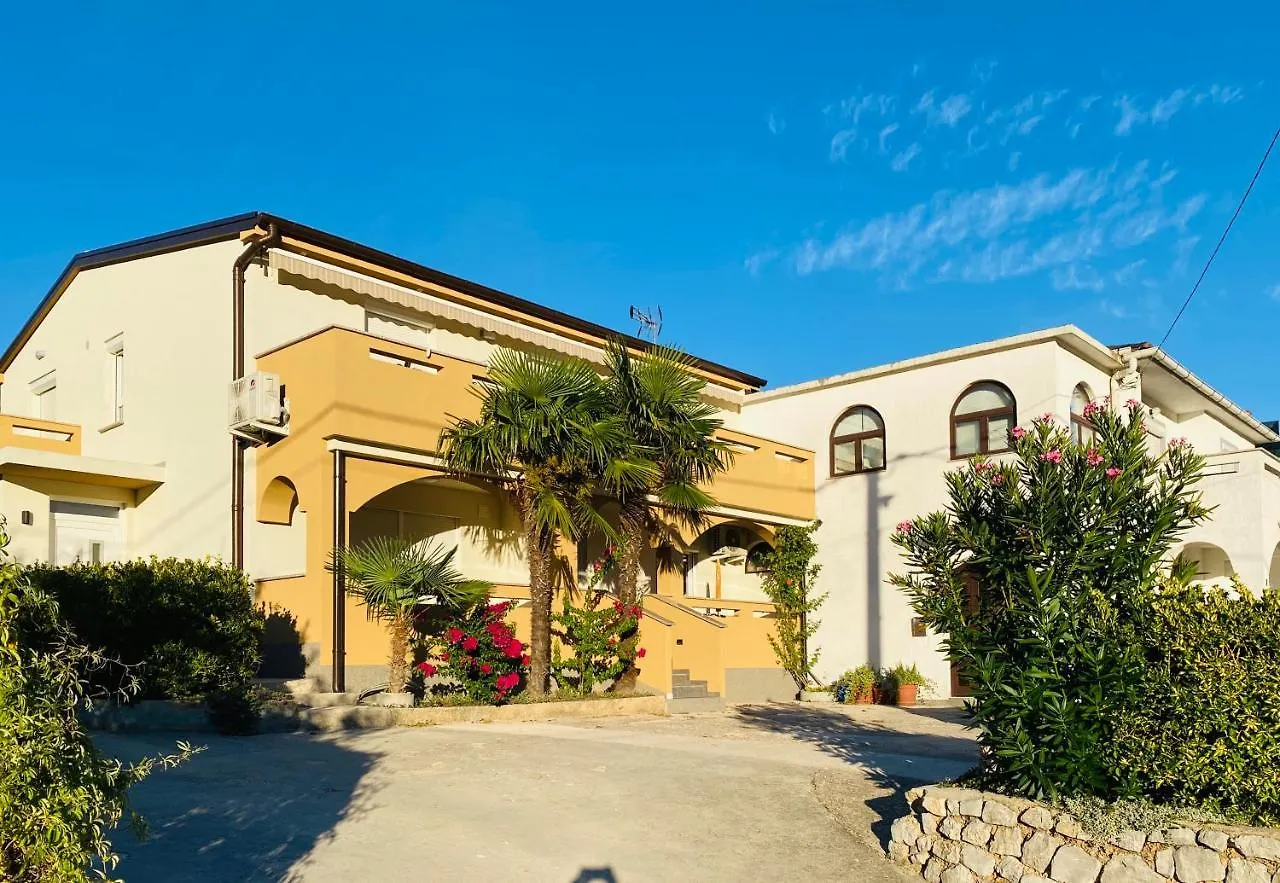 Apartments Anna II Baška