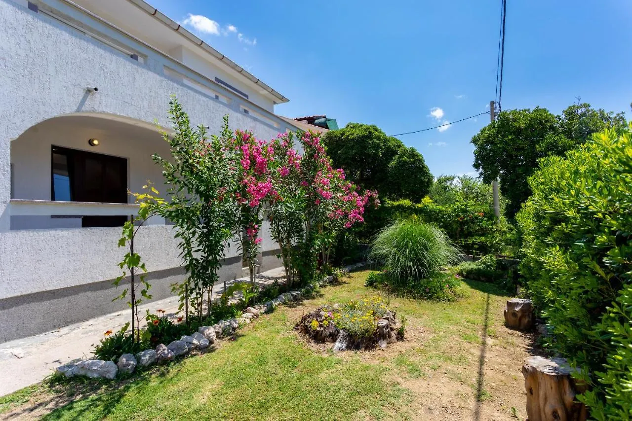Apartments Anna II Baška